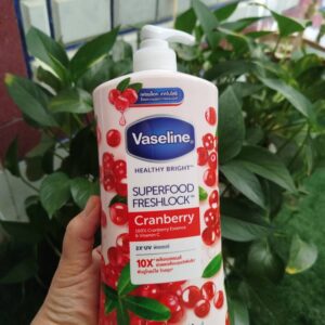 لوسیون بدن وازلین مدل cranberry